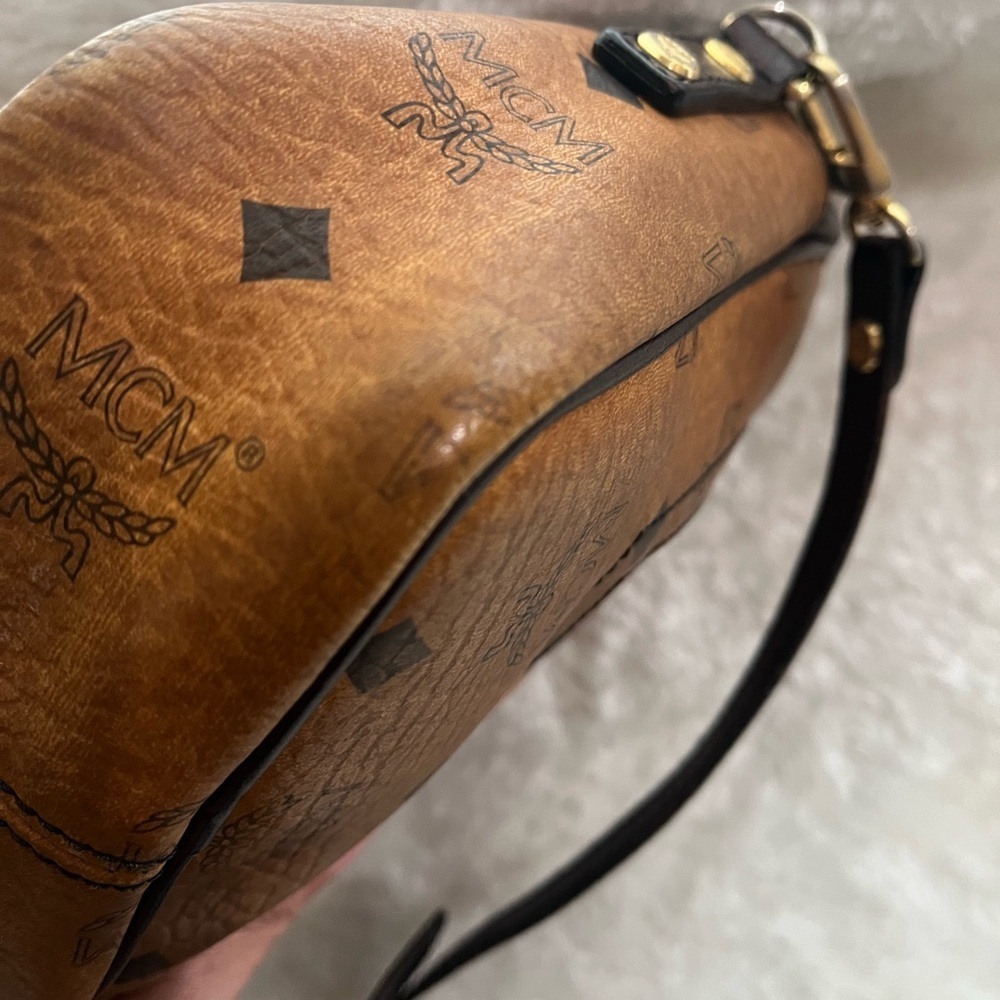 MCM VINTAGE COGNAC VISETOS SLING BAG - Picture 10 of 16